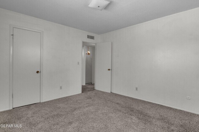 Building Photo - 10537 Gran Cima Ln