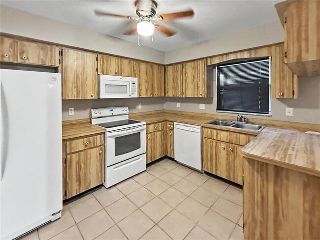 Building Photo - 5365 Winewood Dr