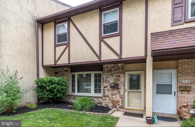 Primary Photo - 44 Knock N Knoll Cir