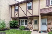 Building Photo - 44 Knock N Knoll Cir