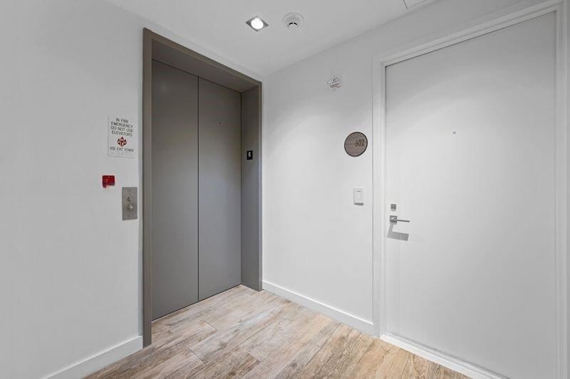 Building Photo - 650 NE 32nd St