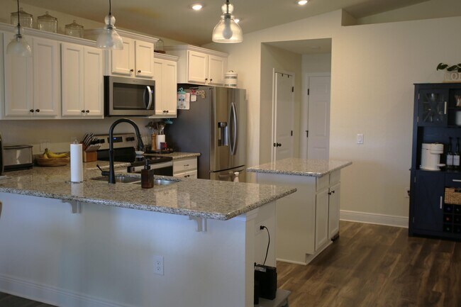 Building Photo - 6342 Red Pepper Dr