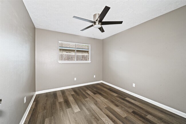 Building Photo - 7310 Kite Hill Dr