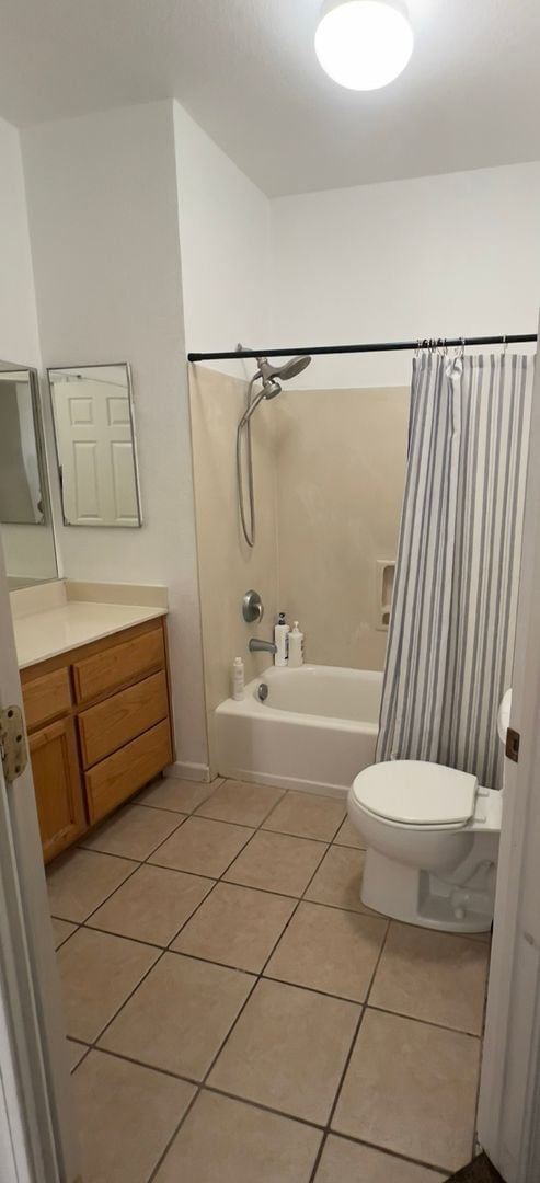 Building Photo - Spacious 3 Bedroom 2.5 Bath condo with large bonus room in Freedom Ca