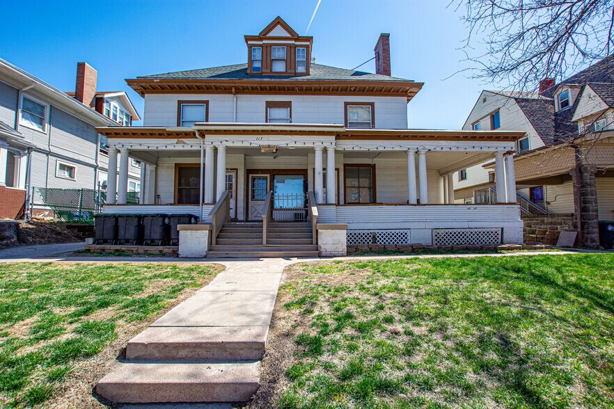 Building Photo - 117 S 39th St