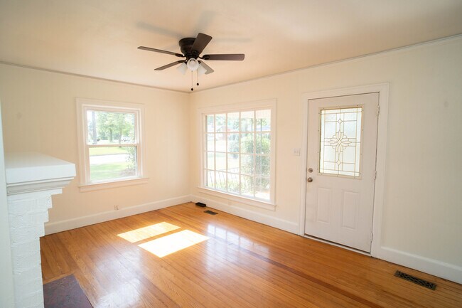 Building Photo - 1114 8th Ave