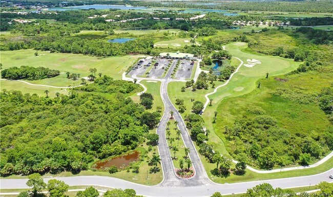 Building Photo - 4646 NW Wandering Oak Ct