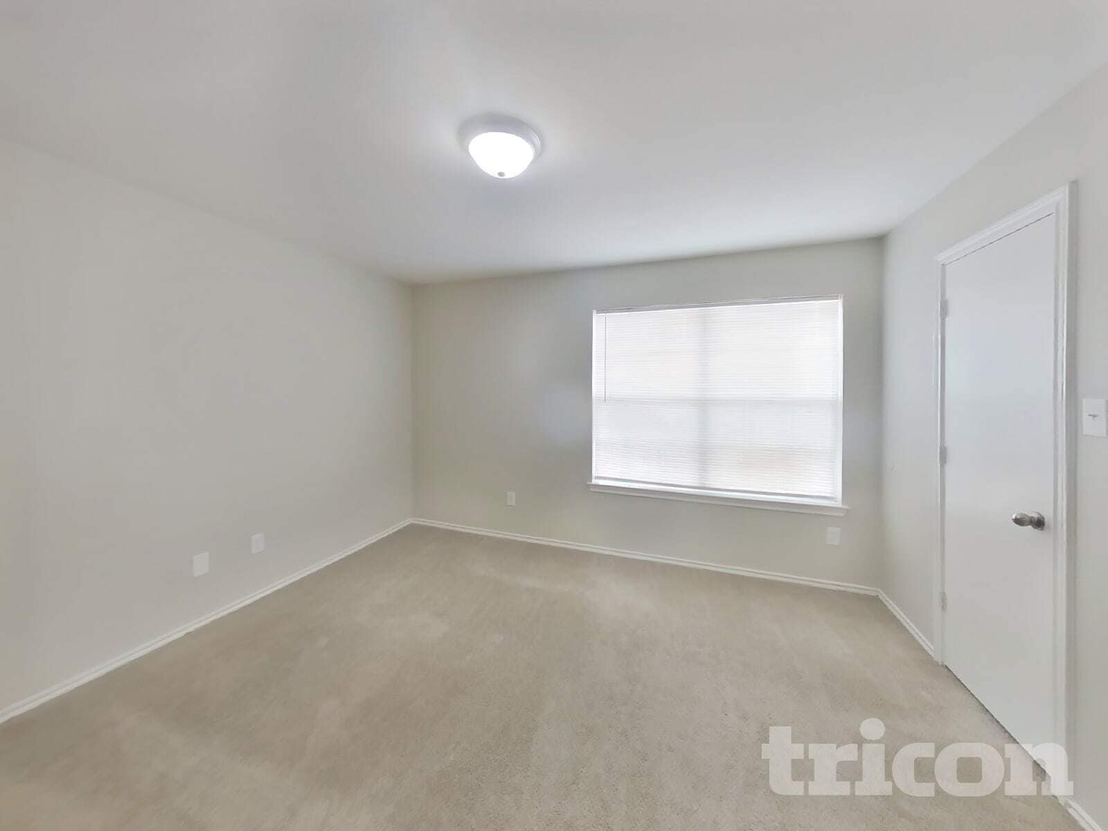 Building Photo - 2910 Candleside Dr