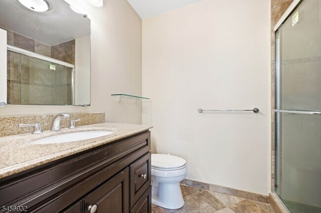 Building Photo - 81 Village Cir