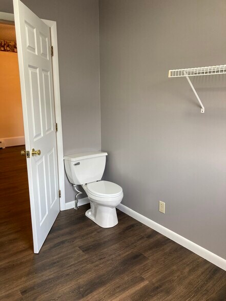 1st floor 1/2 bath/laundry - 314 11th St