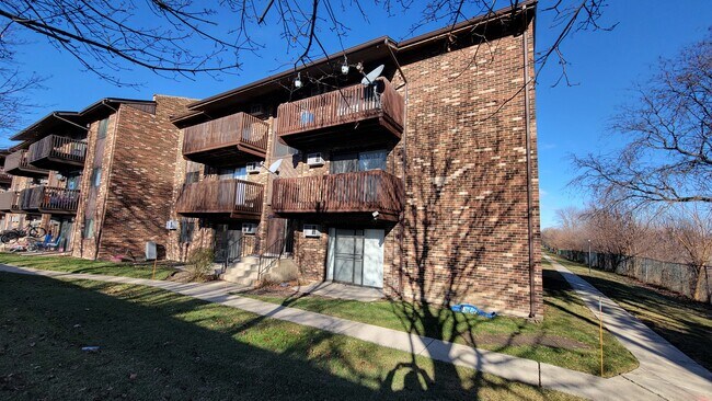 Building Photo - 7809 Woodward Ave