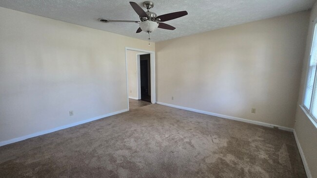 Building Photo - 6615 Keeler Dr