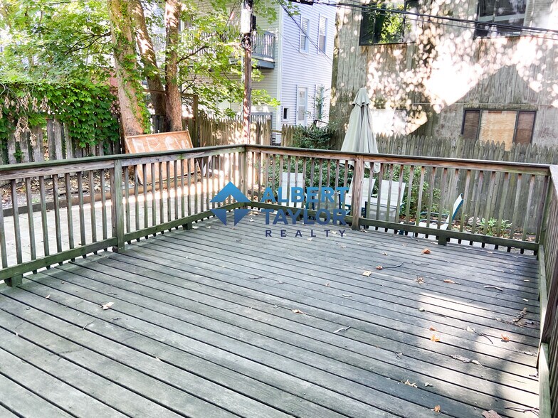 Building Photo - 13 Sachem St