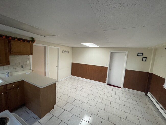 Building Photo - 23 Florence St