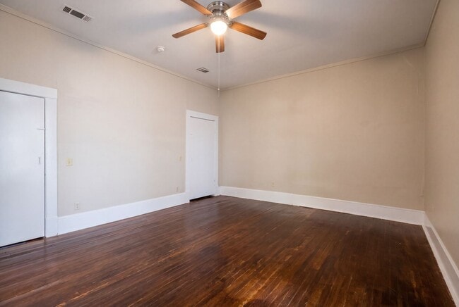 Building Photo - Classic Charm with Modern Updates – Spacious 4 Bedroom Rental