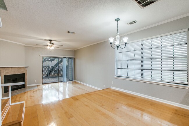Building Photo - 2 Bedroom/2.5 Bath Edgecliff Subdivision