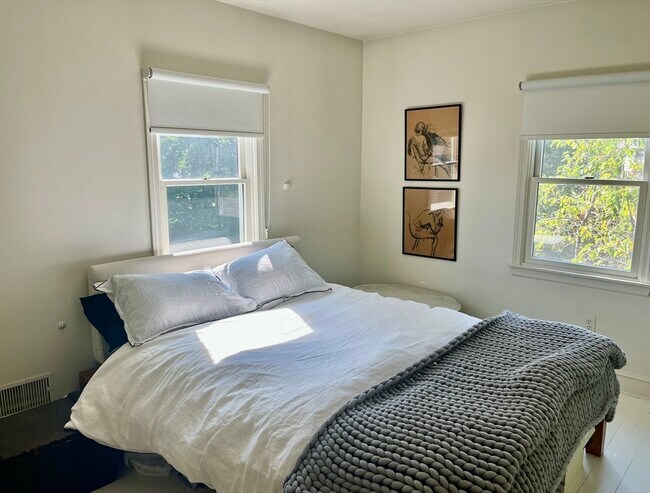 Building Photo - 5 High St Ct