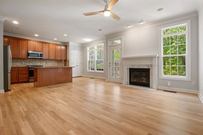 Building Photo - Gorgeous Lake Hogan Farms townhome available NOW!
