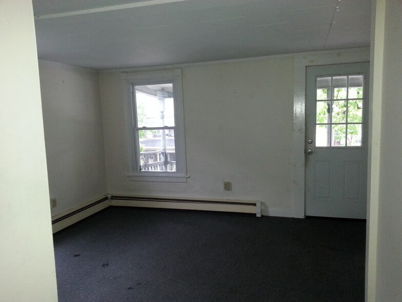 Building Photo - 188 Pine St