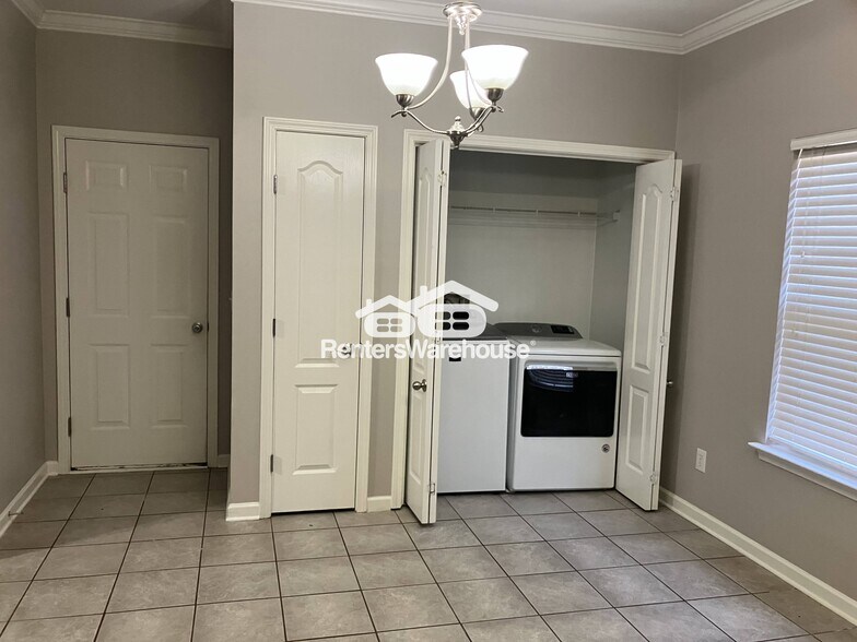 Building Photo - 261 Oxmoor Pl