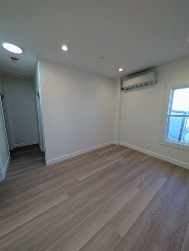 Building Photo - 318 3rd Ln