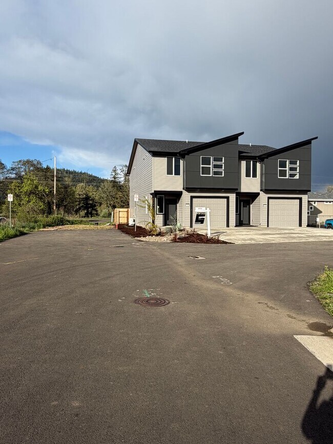 Building Photo - Newly Built Luxury Duplex in Lebanon