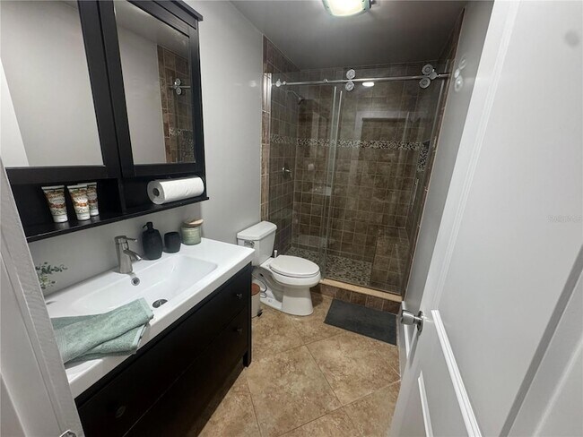 Building Photo - 1400 Gandy Blvd N