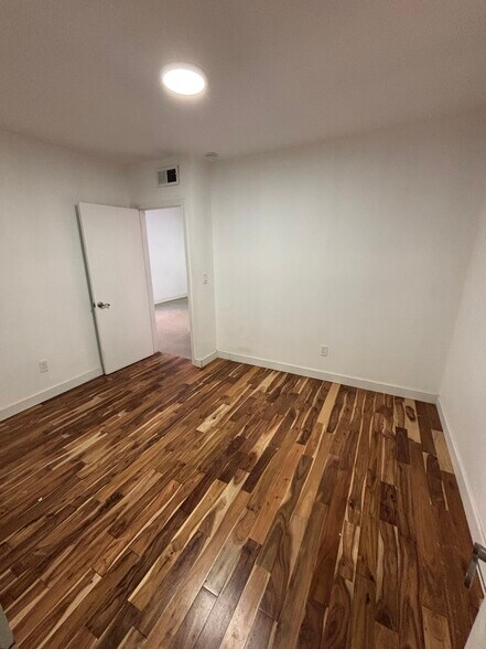 Building Photo - 774 State St