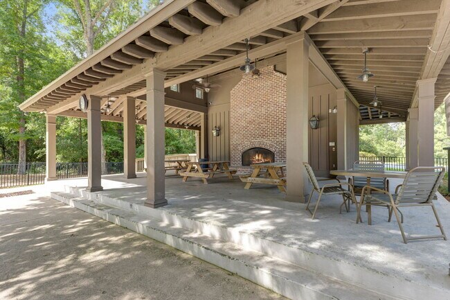Building Photo - 2319 Watchtower Ln