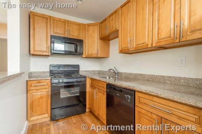 Building Photo - 136 Highland Ave