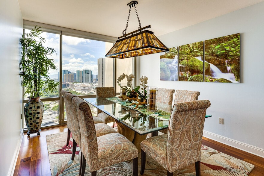 Building Photo - 1551 Ala Wai Blvd