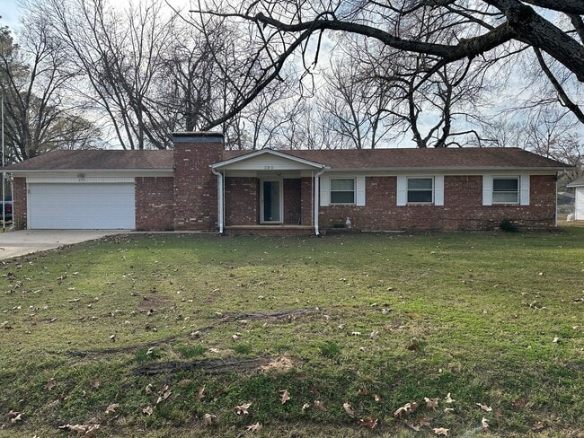 Building Photo - 323 Lance Cir