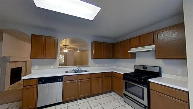 Building Photo - 1200 Hughmont Dr
