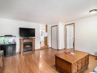 Building Photo - 701 W 6th St