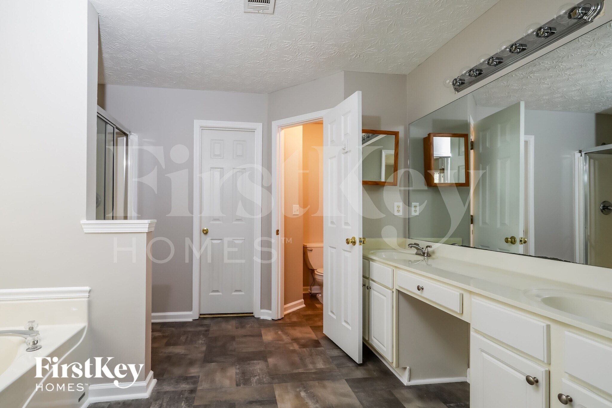 Building Photo - 745 Somerset Vale Dr
