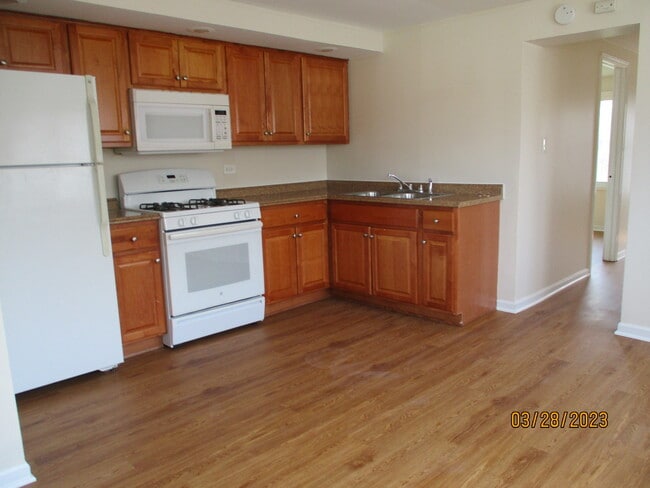 Building Photo - 4215 W 87th St
