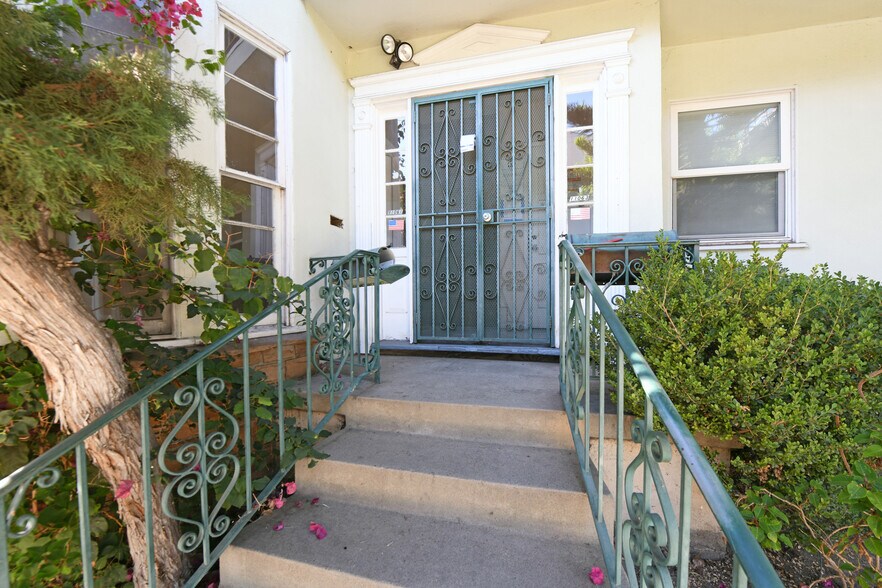 Building Photo - 11061 Ohio Ave