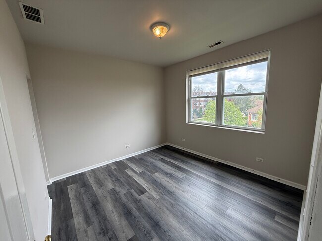 Building Photo - 7952 S Carpenter St