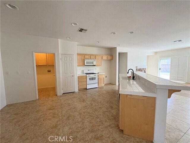 Building Photo - 13343 Vista Verde St