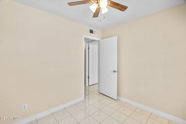 Building Photo - 5640 Van Horn Dr