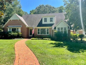 Building Photo - Nice Large Home in Windsor Hill Neighborhood