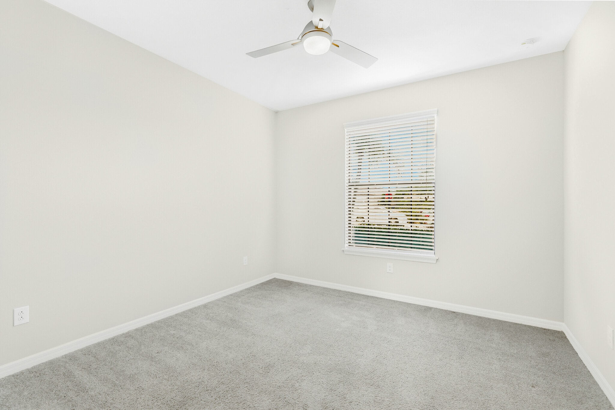 Building Photo - 12710 Sorrento Way