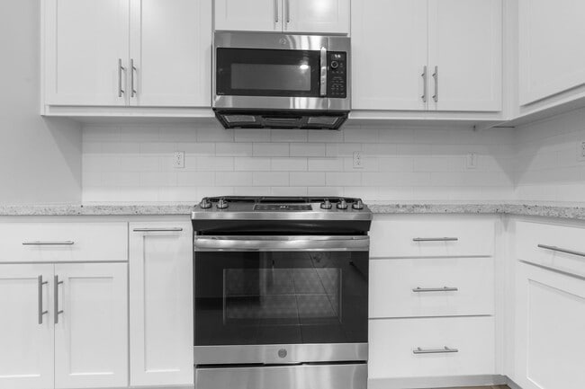 Building Photo - Modern 3 Bedroom 2 Bath Downtown Livermore