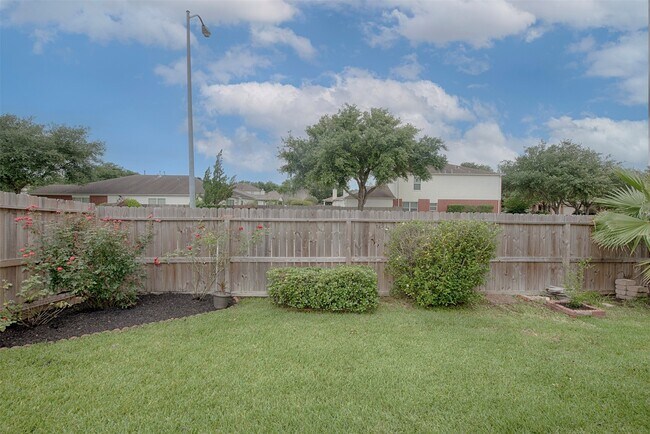 Building Photo - 2753 Foster Hill Dr