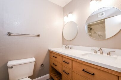 Building Photo - "Spacious 2-Bed condo in Lexington Place, close to shopping and dining"