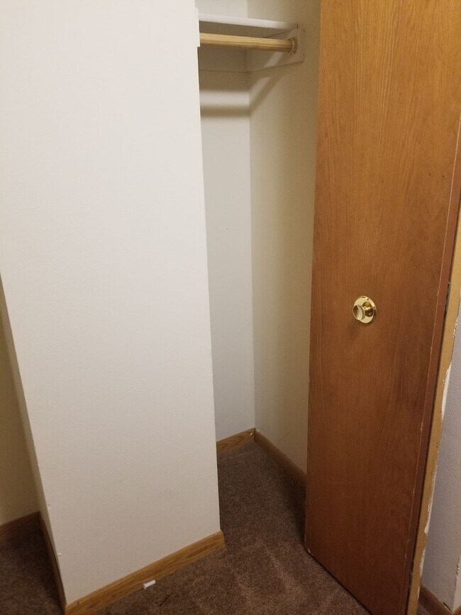 Building Photo - Cozy Studio Apartment