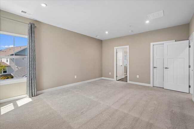 Building Photo - 1303 Potomac View Pkwy