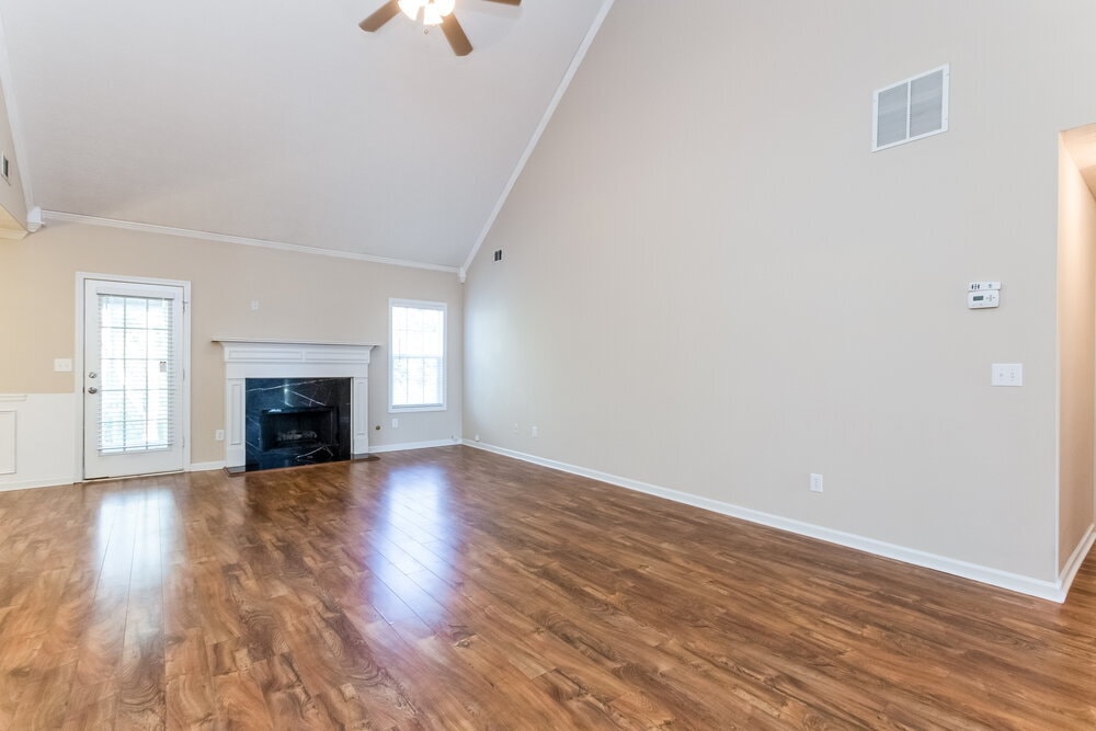 Building Photo - 670 Chapel Hill Dr SE