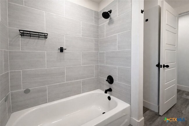 Building Photo - 710 Jefferis Ave