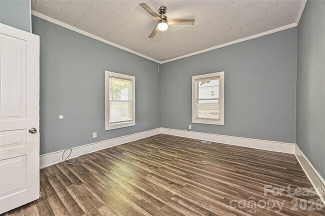 Building Photo - 408 S 12th St
